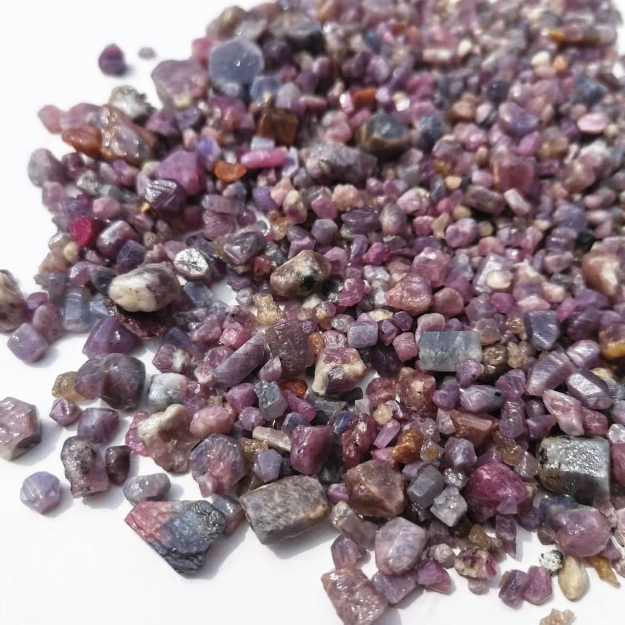 Jewelry Making Raw Materials - Pietre di corindone viola grezza naturale